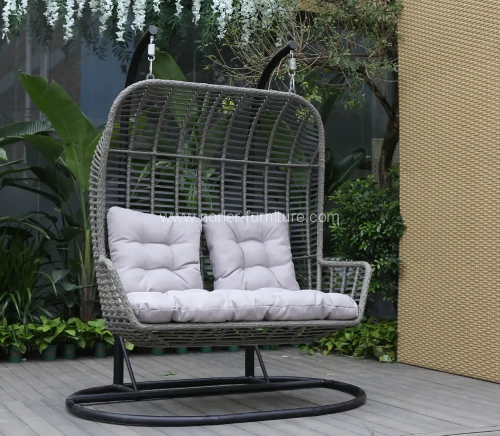 Outdoor Furniture PE Rattan Hanging Swing Chair
